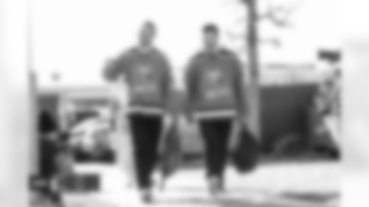 Josey Jewell and Alex Singleton before the Broncos' Week 14 game against the Kansas City Chiefs at Empower Field at Mile High in Denver, Colorado on December 11, 2022. (Photo by Ben Swanson)