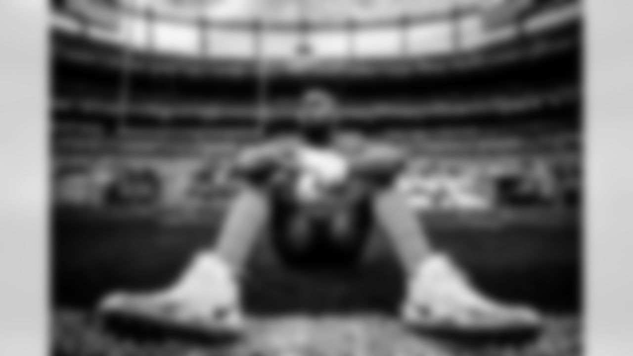 Jonathon Cooper before the Broncos' Week 10 game against the Philadelphia Eagles at Empower Field at Mile High in Denver, Colorado on November 14, 2021. (Photo by Ben Swanson)