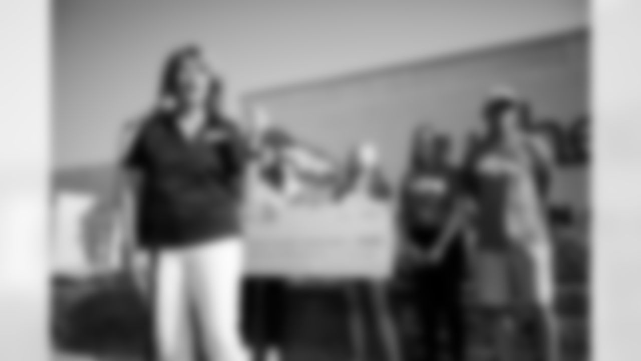 Nancy Thompson, Senior Director of Development for the Alzheimer's Association's Colorado chapter speaks to the media during Alzheimer's Awareness Day at training camp at UCHealth Training Center on August 17, 2021. (Photo by Ben Swanson)