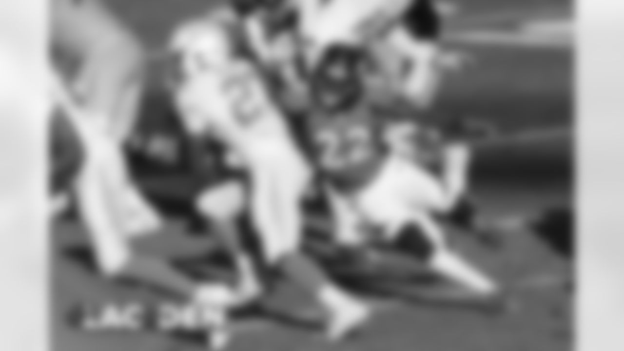 Kareem Jackson makes a tackle during the NFL game against the Los Angeles Chargers at Empower Field at Mile High in Denver, Colorado, November 01, 2020.
Photo by Gabriel Christus