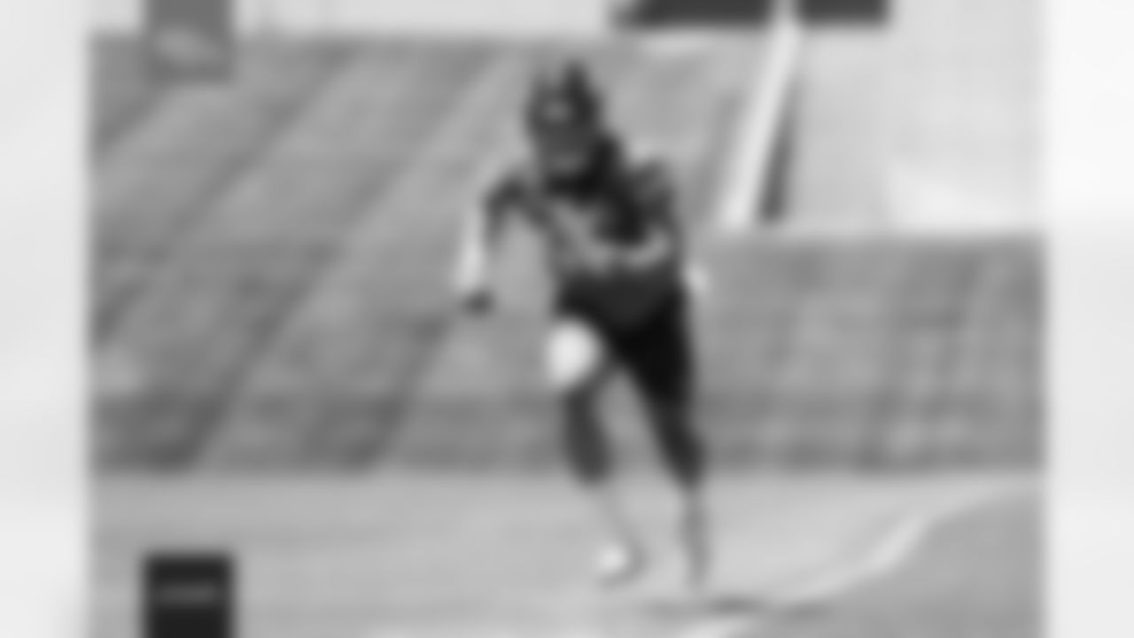 Dylan Parham during practice on the second day of rookie minicamp at UCHealth Training Center in Englewood, Colorado on May 14, 2022. (Photo by Ben Swanson)