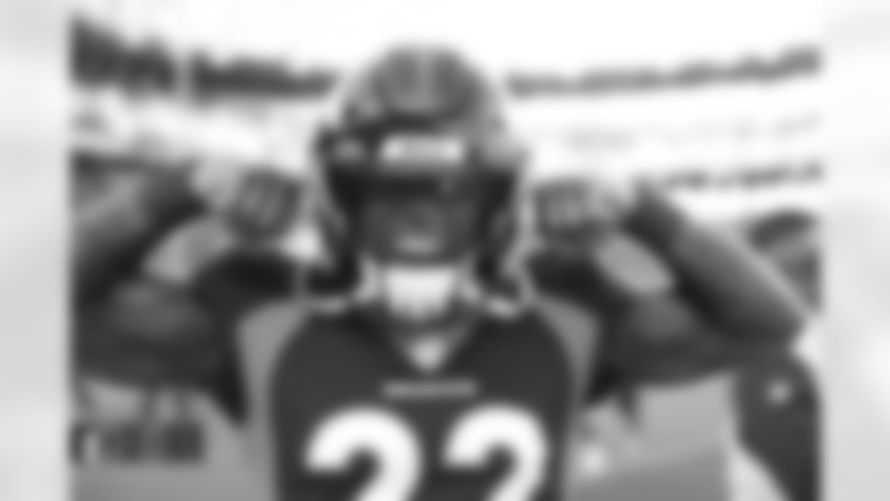 Kareem Jackson before the Broncos' Week 3 game against the San Francisco 49ers at Empower Field at Mile High in Denver, Colorado on September 25, 2022. (Photo by Gabriel Christus)