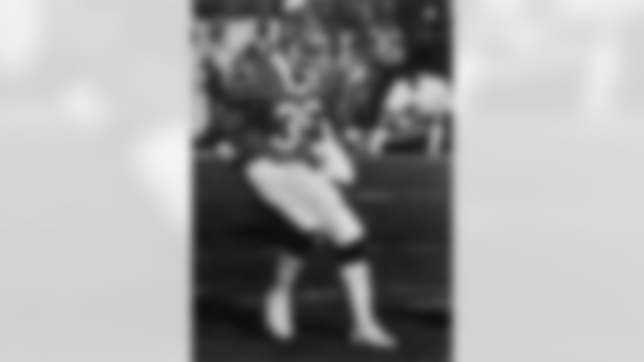 Billy Thompson, regarded by many as one of the best defensive backs in Denver Broncos history, was the only Ring of Fame inductee in 1987. A third-round draft choice (61st overall) by the Broncos in 1969, Thompson was the first player in team history to play 13 seasons with Denver (1969-81) with that total tying for the sixth highest in franchise annals. Thompson was a three-time Pro Bowl selection (1977-78, '81) who earned All-NFL honors twice (1977-78) while establishing himself as one of the game's top ballhawks, finishing his career with a club-record 61 takeaways (40 INTs/21 FUM) as a member of teams that reached the playoffs three times (1977-79), won two division titles (1977-78) and appeared in one Super Bowl (XII in 1977).