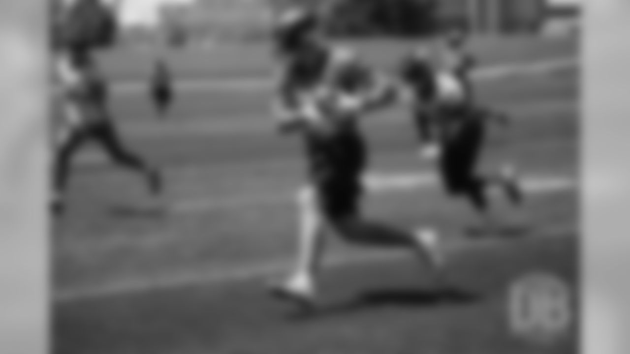 Jeff Heuerman turns upfield after a catch during the Broncos' practice on the ninth day of their OTAs on May 31, 2019.