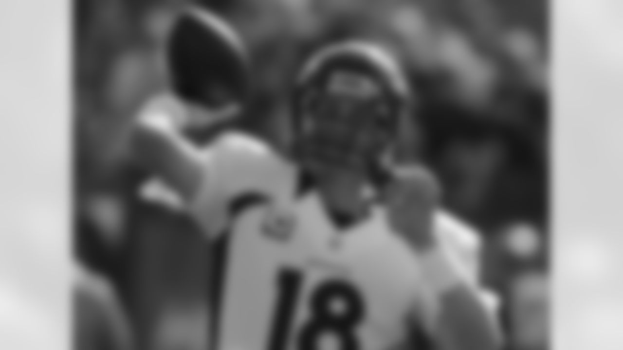 Manning looks to make it six straight games with 300 yards passing.