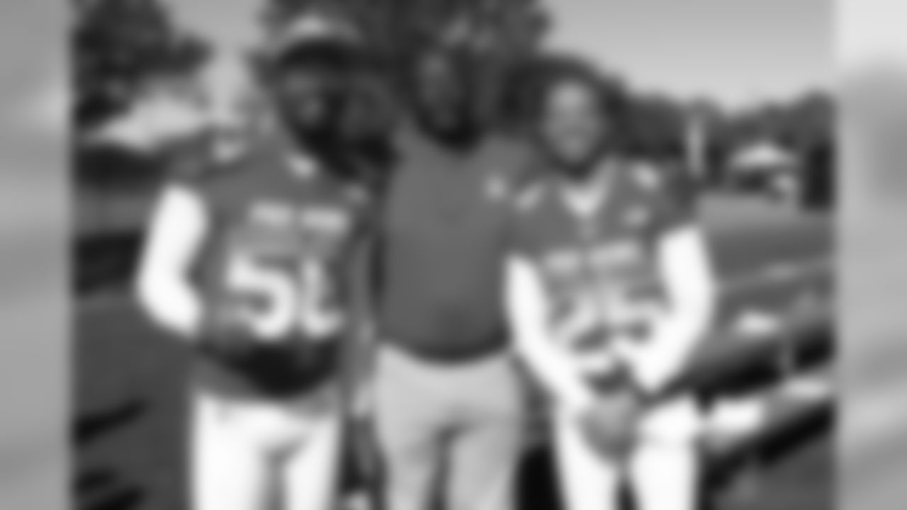 Denver Broncos outside linebacker Von Miller (58), cornerback Chris Harris (25) is seen during practice for the 2019 Pro Bowl, Friday, Jan. 25, 2019 in Orlando, Fla. (Logan Bowles/NFL)
