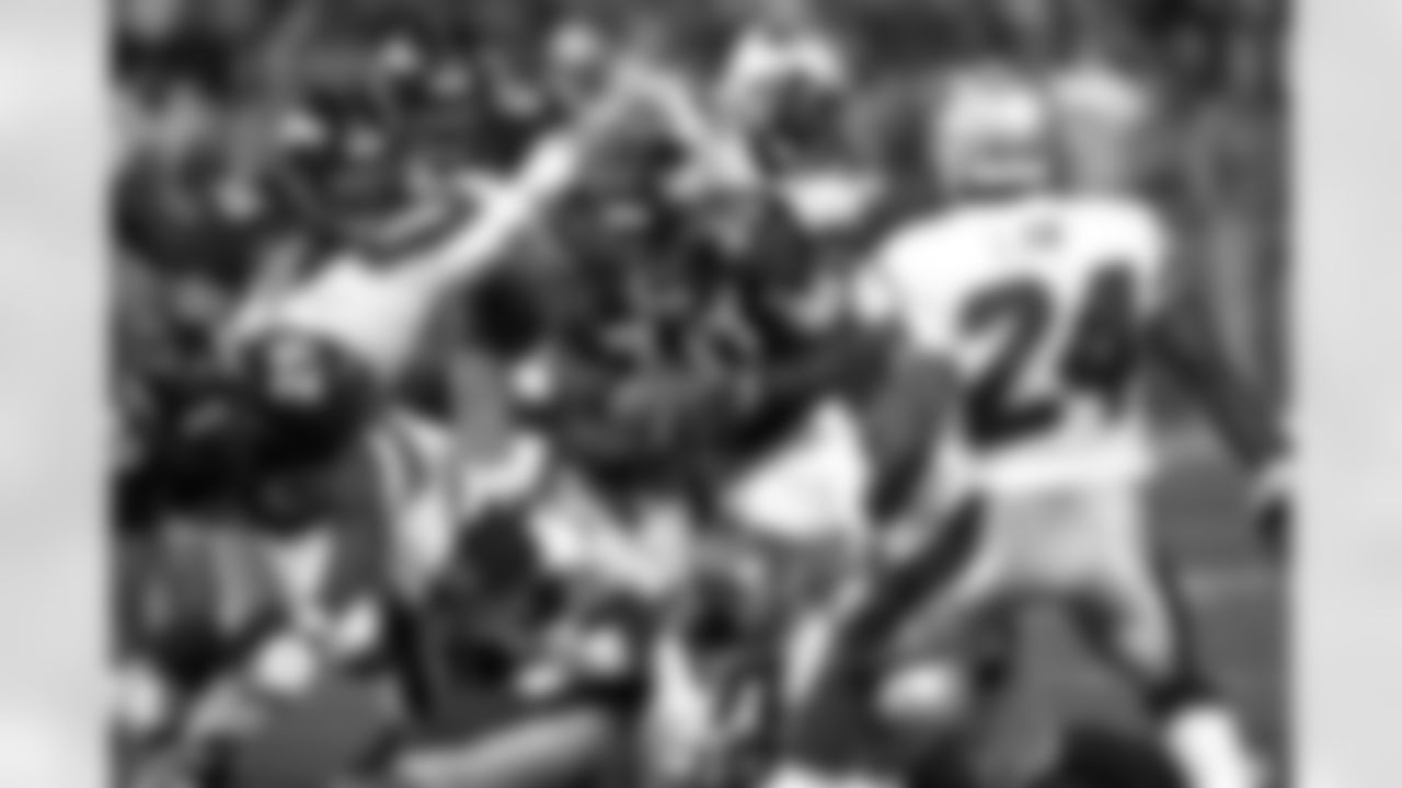 In the Broncos' first game since winning Super Bowl XXXII, the championship game MVP, Terrell Davis, scored two touchdowns to kick off the season and begin a winning streak that wouldn't end until December.
