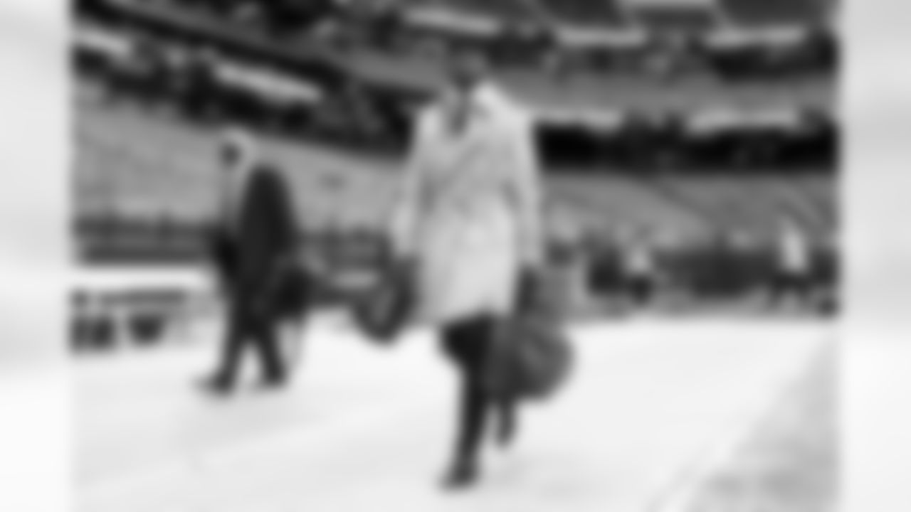 Melvin Gordon III arrives before the Broncos' Week 16 game against the Las Vegas Raiders at Allegiant Stadium in Las Vegas, Nevada on December 26, 2021. (Photo by Gabriel Christus)