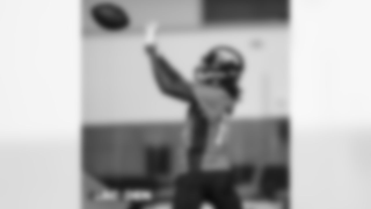 Jerry Jeudy makes a catch at the Broncos' practice at UCHealth Training Center on October 31, 2020. (Photo by Ben Swanson)