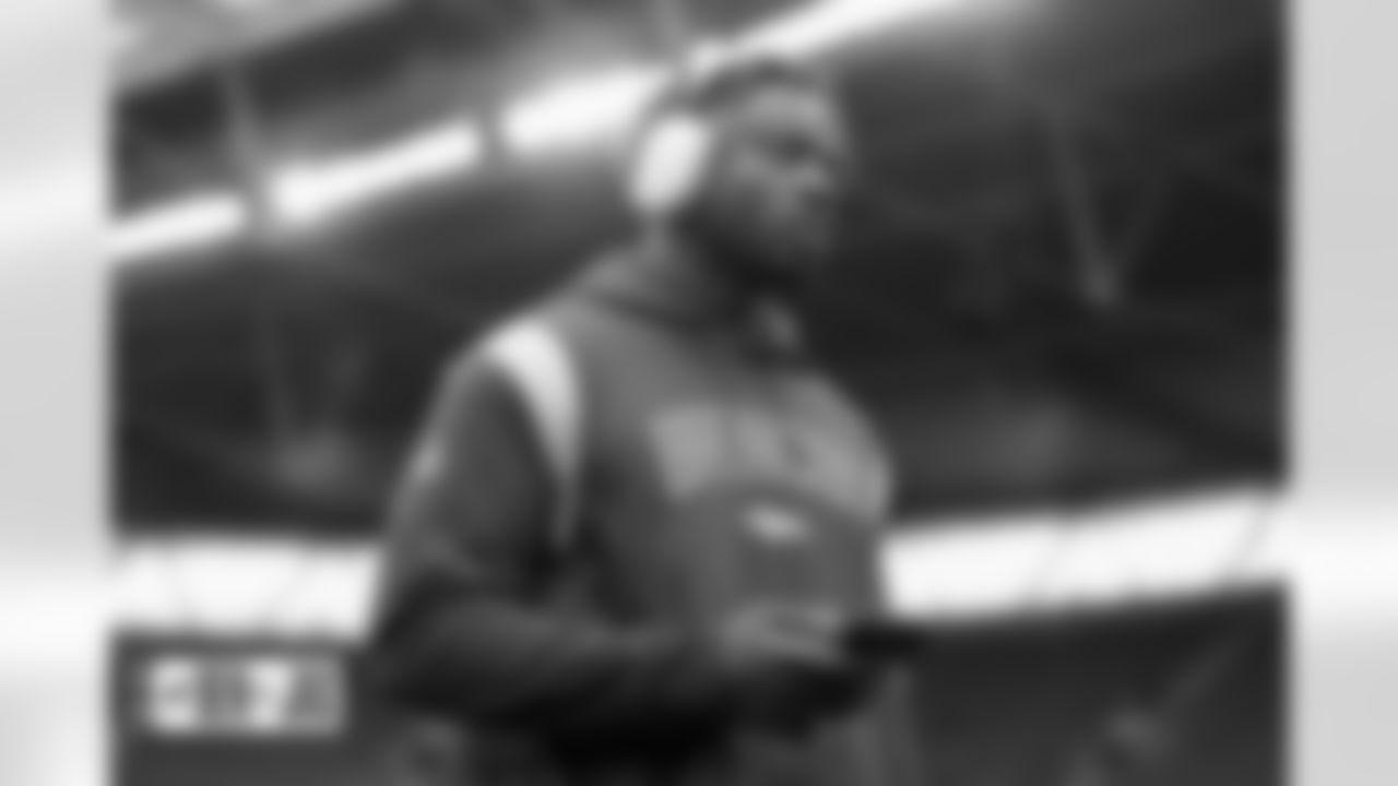 Melvin Gordon III before the Broncos' Week 8 game against the Jacksonville Jaguars at Wembley Stadium in London, England in the United Kingdom on October 30, 2022. (Photo by Joe Toth)