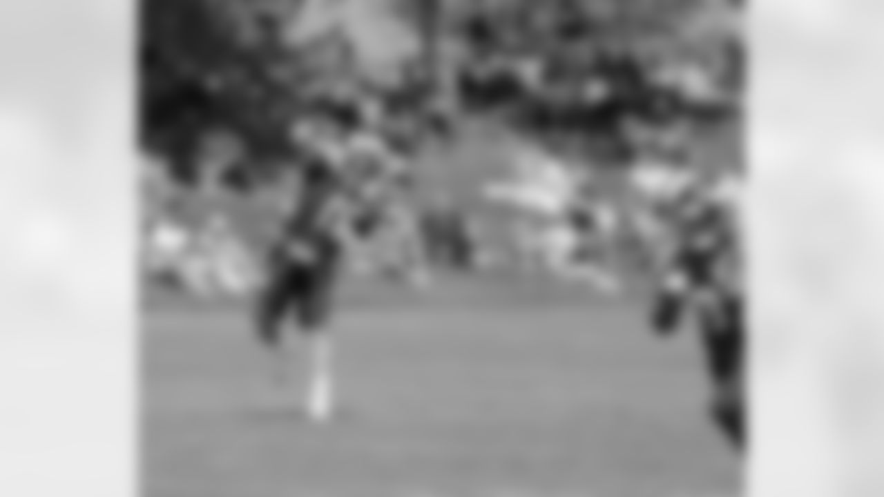 QB Peyton Manning fires a pass for Decker.
