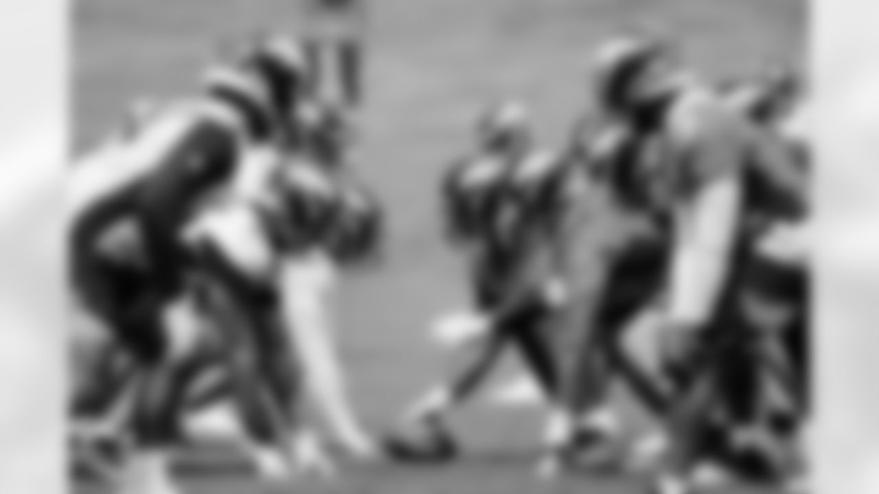 Malik Reed, Dalton Risner and the offensive line match up against DeShawn Williams and the defensive line during the 10th day of OTA practices at UCHealth Training Center on June 10, 2021. (Photo by Ben Swanson)