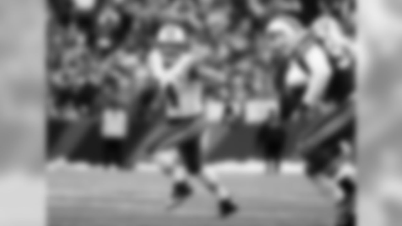 The voiding of his contract last week made Fitzpatrick a free agent, but he is unlikely to find any opportunity that assures him of a starting job after his worst campaign since his rookie season. Fitzpatrick's spiral began in the regular-season finale of the 2015 campaign and never reversed itself, yet because of injury and circumstance, the Jets couldn't fully extract him from their lineup last year. The 12-year veteran was willing to wait until the Jets came back to him last August, and he could be just as willing to sit and wait out the market again this year.