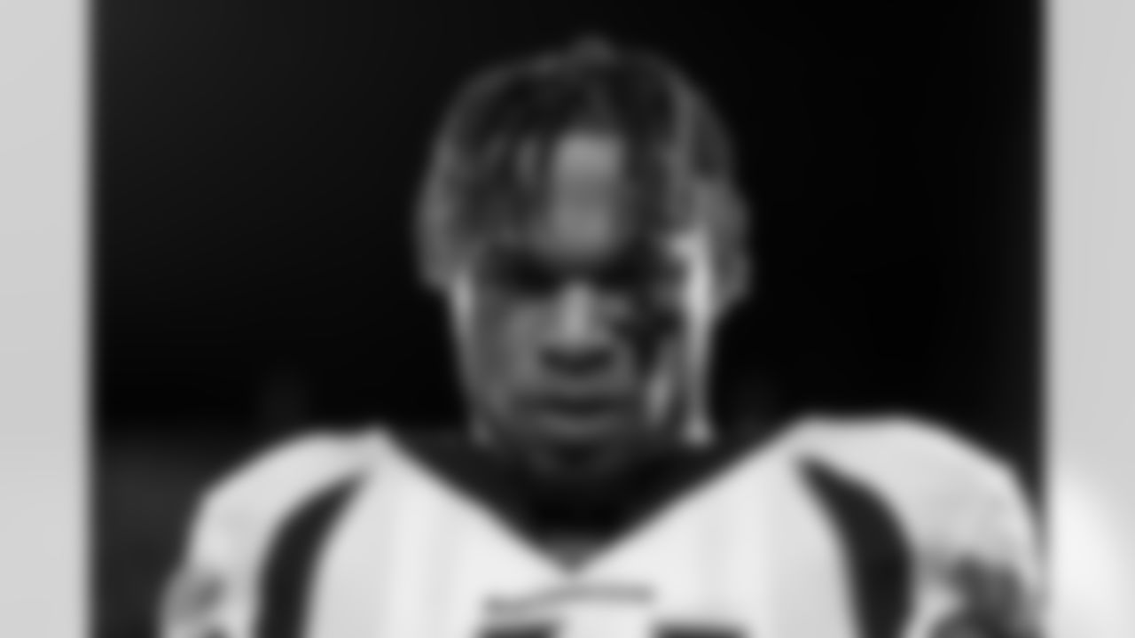 Kenny Young during the Broncos' Week 13 game against the Kansas City Chiefs at GEHA Field at Arrowhead Stadium in Kansas City, Missouri on December 5, 2021. (Photo by Gabriel Christus)