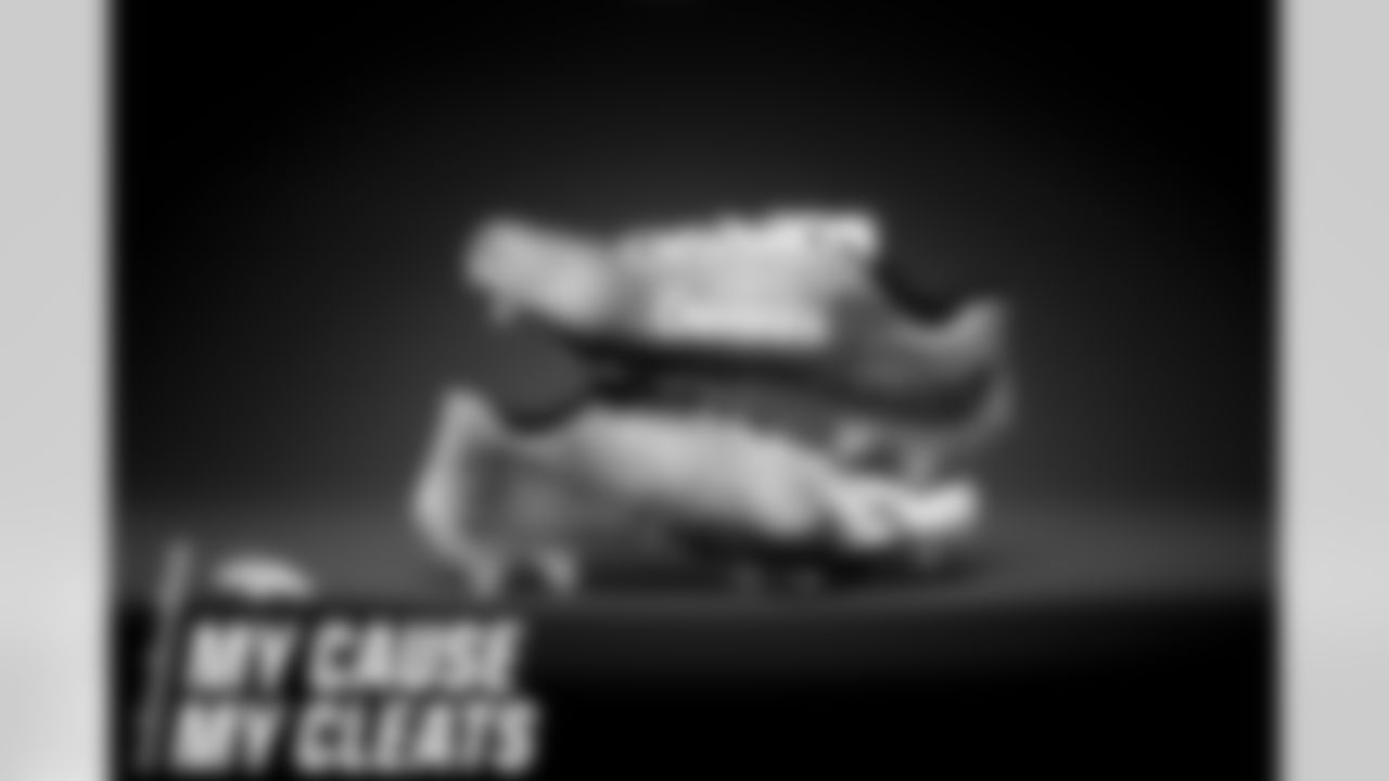 LeVante Bellamy's cleats represent the America Cancer Society for the 2020 My Cause My Cleats campaign.
Photo by Gabriel Christus
