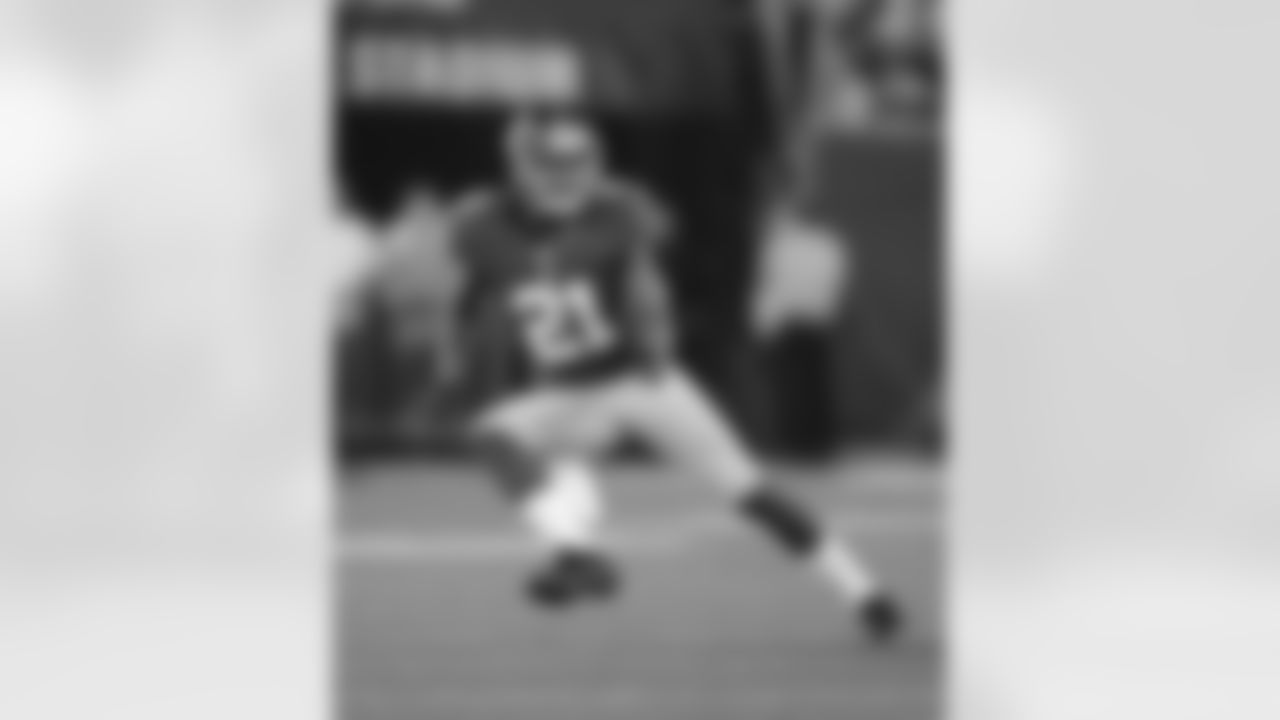 UFA, New York Giants