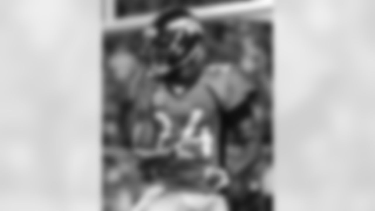 CB Champ Bailey earned his 12th Pro Bowl selection, eighth as a Bronco.