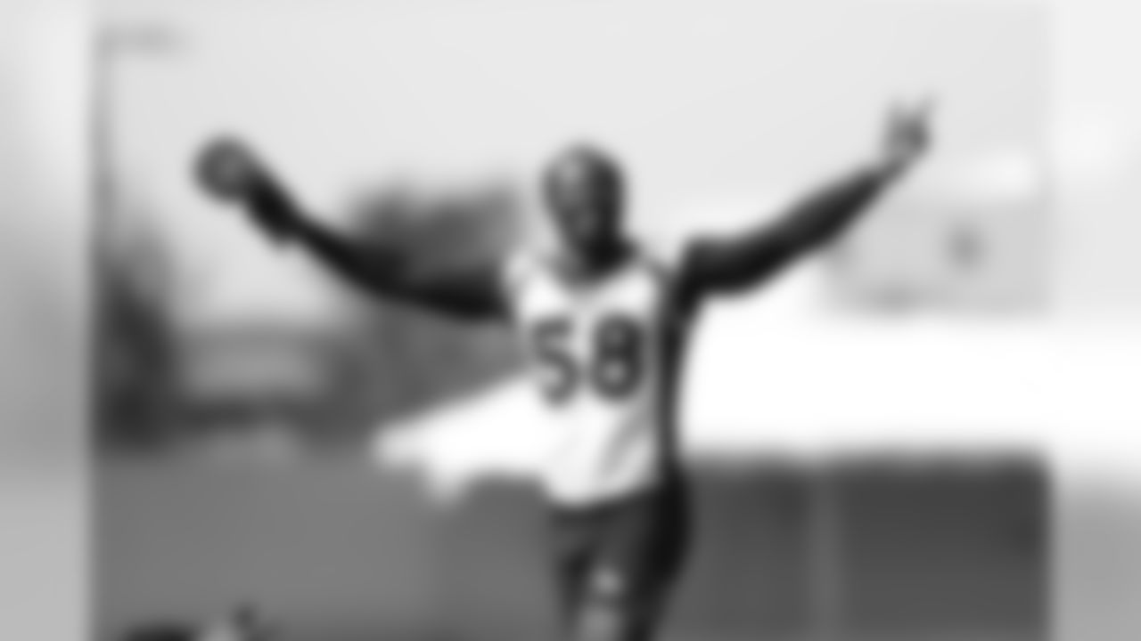 Von Miller during strength and conditioning practice at UCHealth Training Center in Centennial, CO, August 04, 2020.
Photo by Gabriel Christus