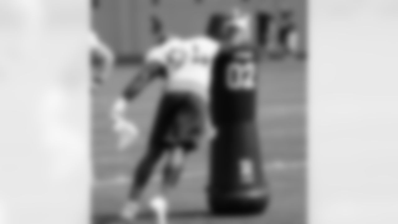 DE DeMarcus Ware