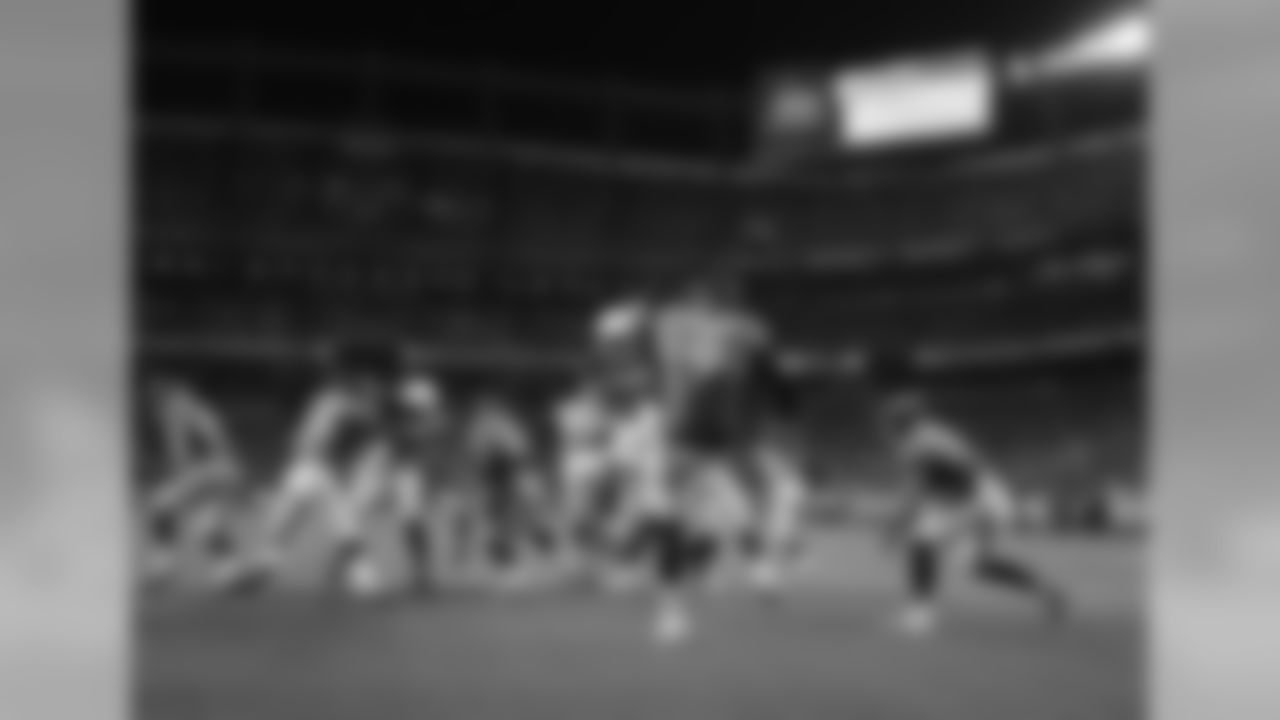 Punter Riley Dixon