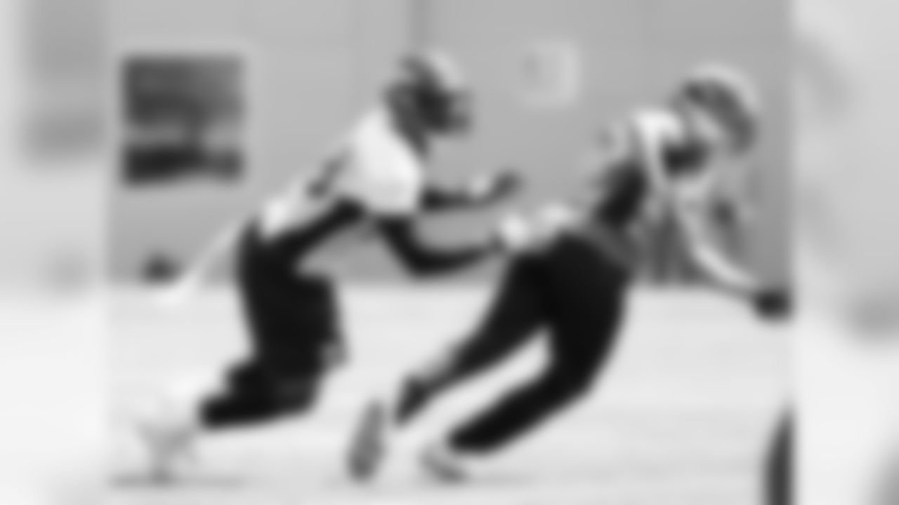 Miller covers Decker.