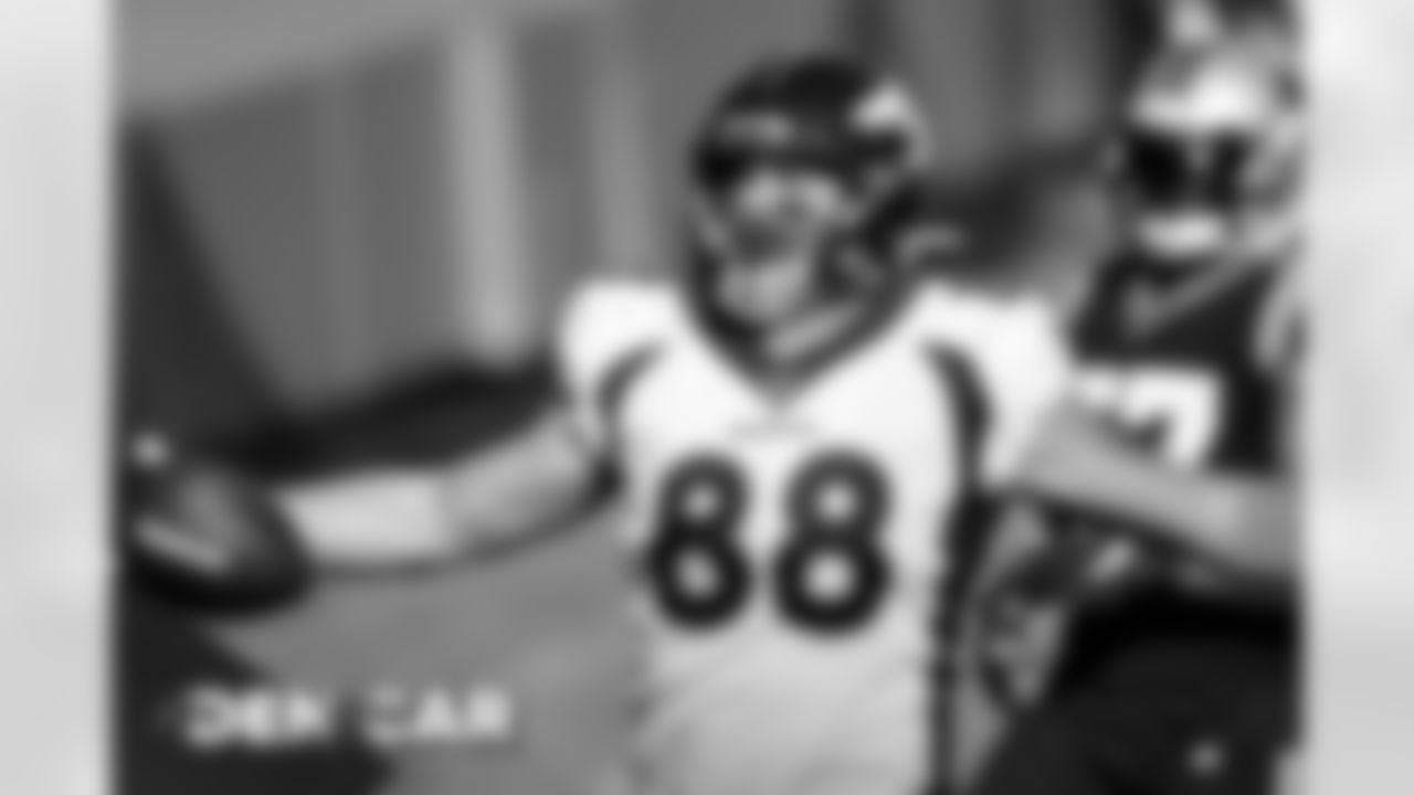 Nick Vannett during the NFL game against the Carolina Panthers at Bank of America Stadium in Charlotte, North Carolina, December 13, 2020.
Photo by Jacob Kupferman