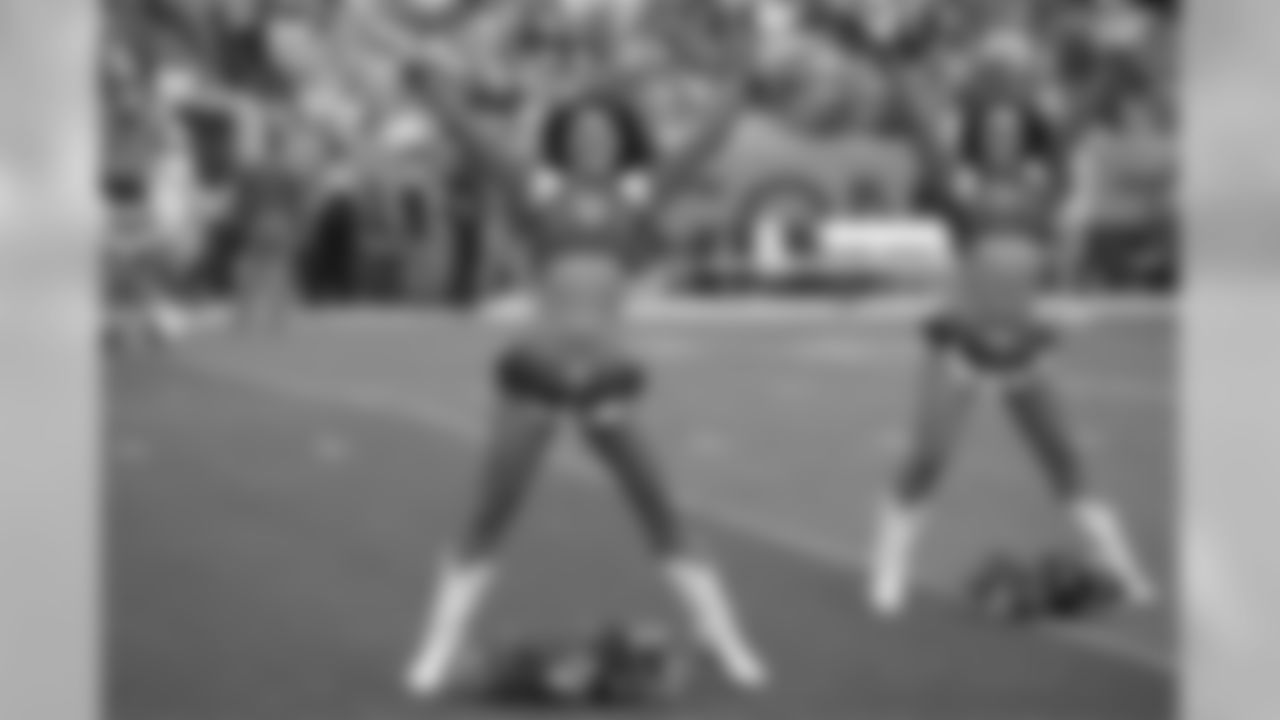 Denver Broncos, DBC, Cheerleaders Jozie