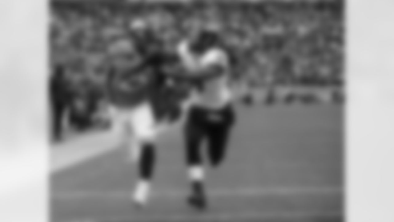 Manning floated a pass over the Ravens linebacker for Knowshon Moreno, who came up with a diving touchdown catch in Denver's Divisional Round game vs. Baltimore.