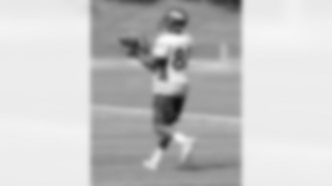 WR Demaryius Thomas makes a catch.