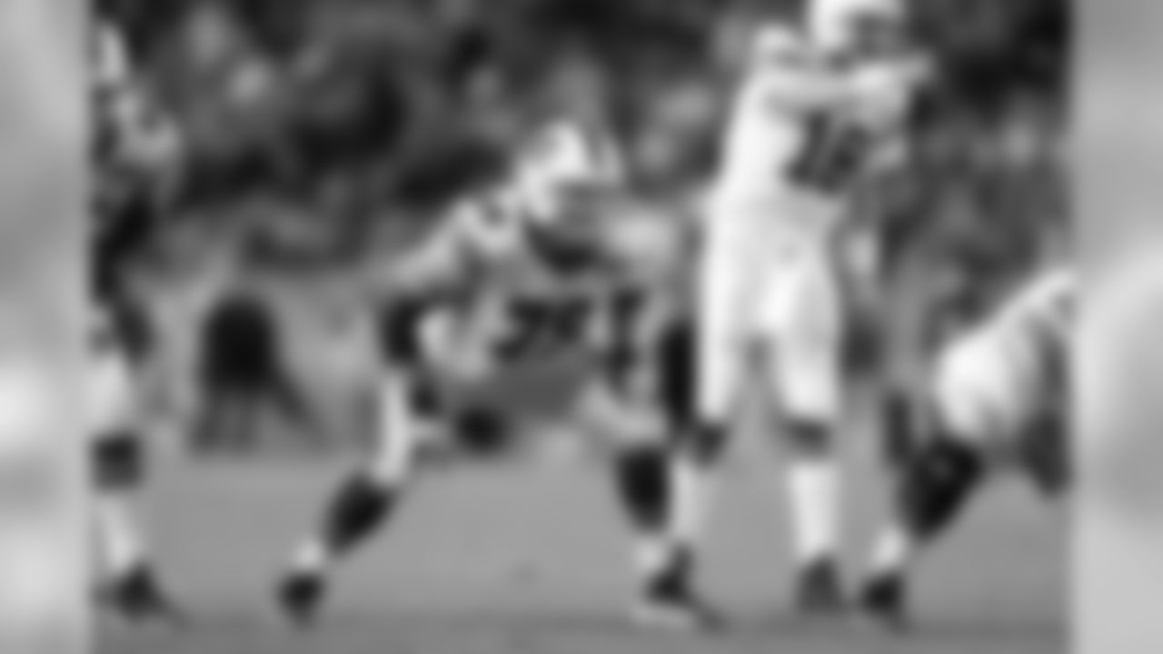 Bills guard/offensive tackle Erik Pears, unrestricted free agent