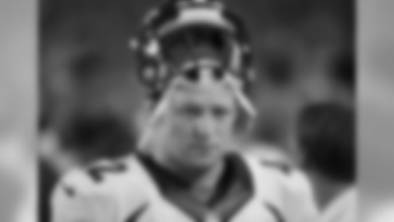Long snapper Casey Kreiter