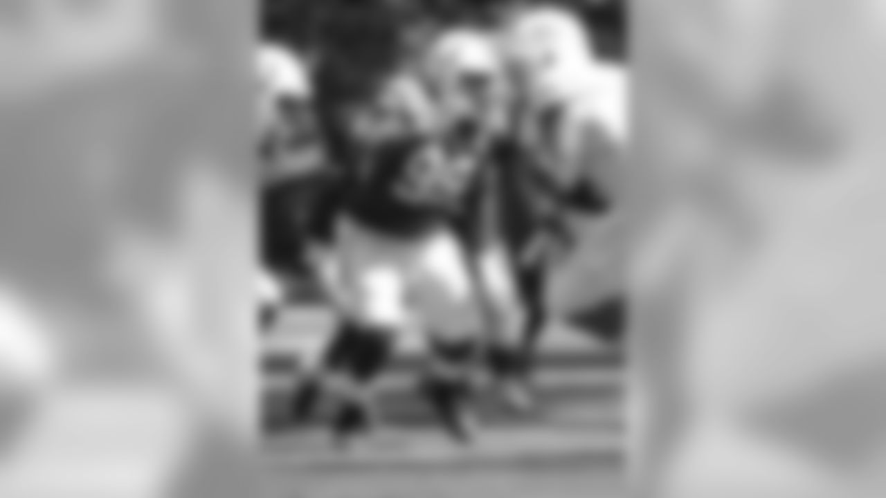 Backed up by 95 Fili Moala and 94 Montori Hughes