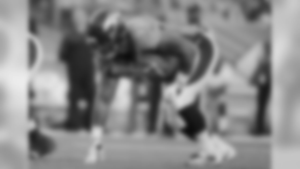 Defensive lineman Billy Winn