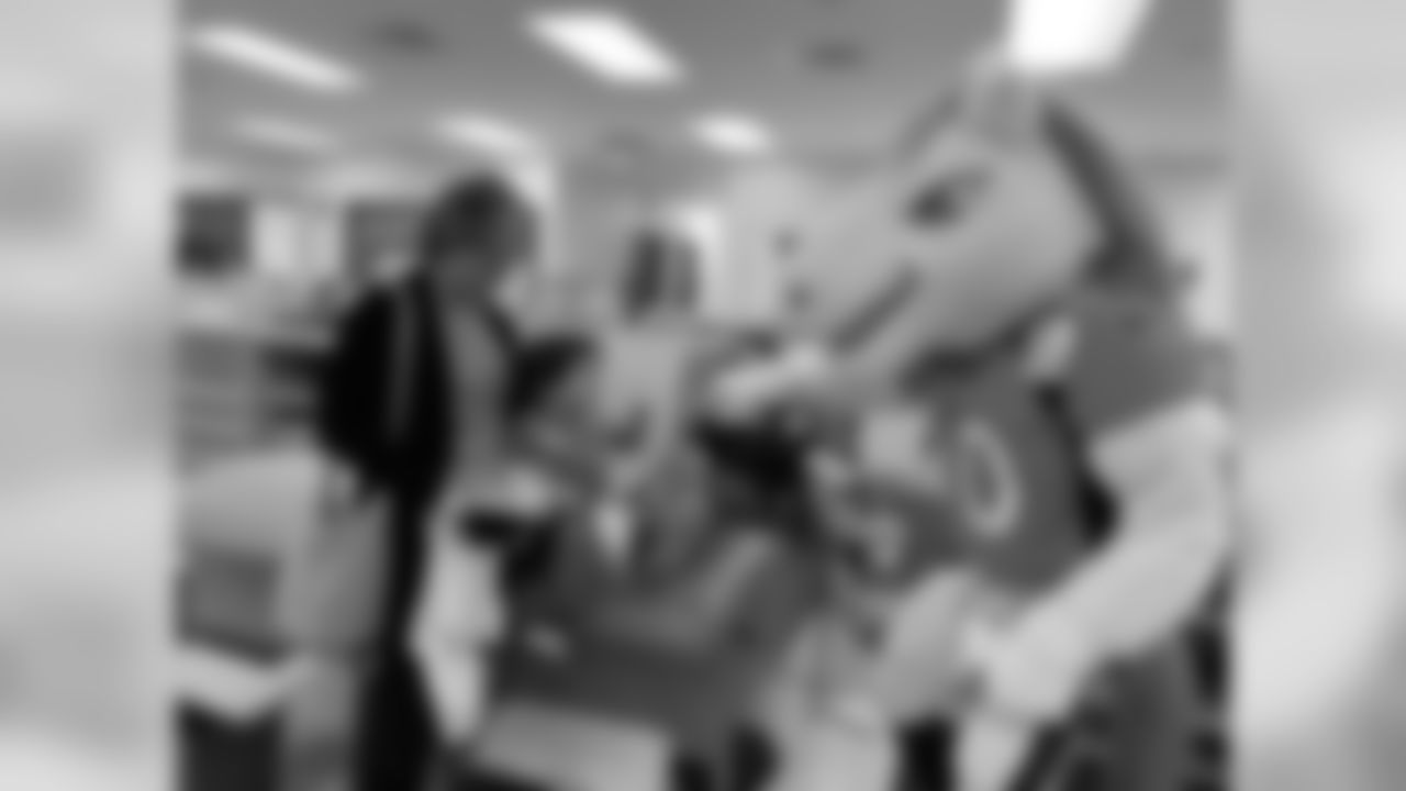 Ring of fame former safety Steve Atwater and Miles the mascot at Vitalant's Drive for Life 22 blood drive in the Lowry neighborhood in Denver, Colorado on November 5, 2019.