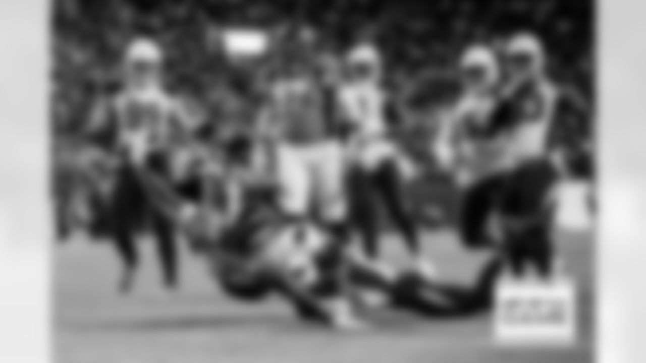 Denver Broncos running back Latavius Murray (28) holds the ball over the goal line for a touchdown during a NFL game against the Arizona Cardinals on Sunday, December 18, 2022 at Empower Field at Mile High in Denver, Colorado.
Photo by Gabriel Christus/Denver Broncos