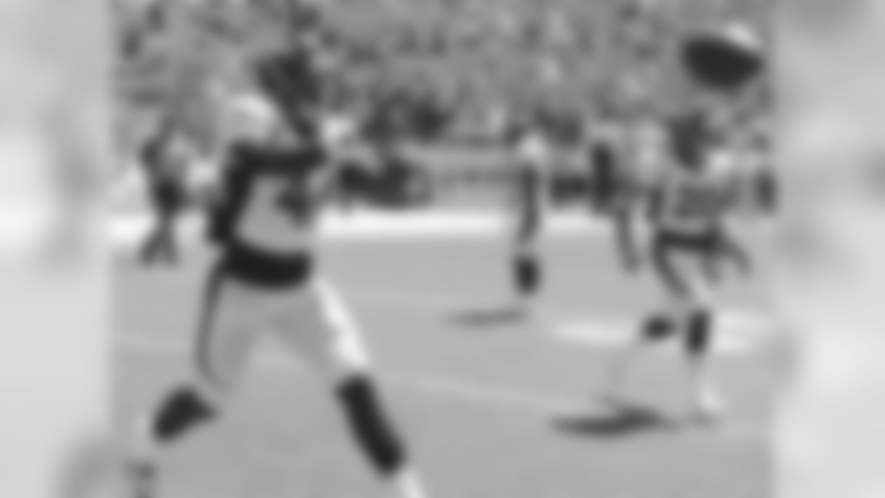 DB Charles Mitchell