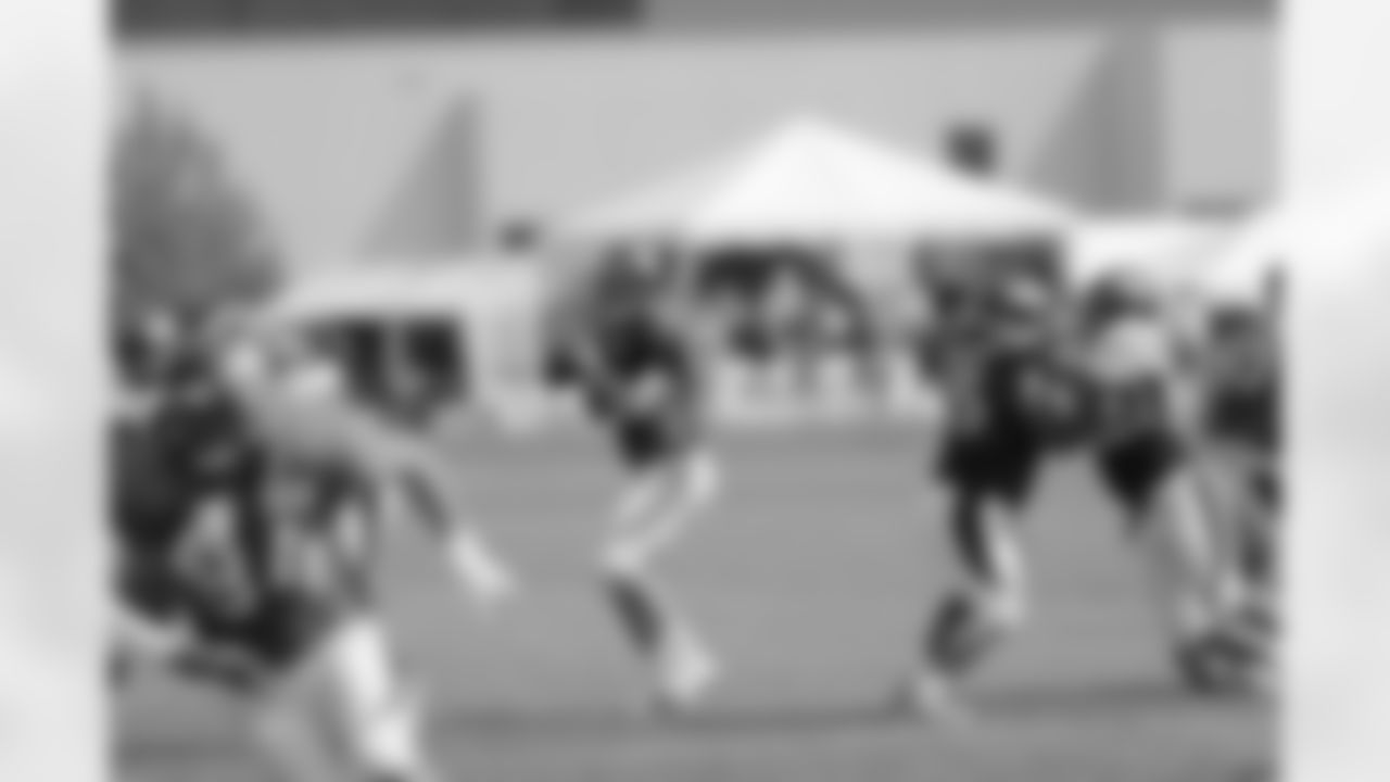 Manning targets TE Jacob Tamme as he makes a cut downfield.