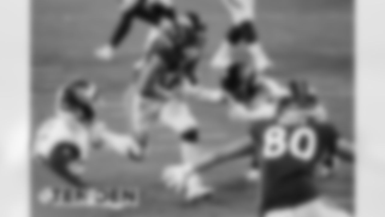 Phillip Lindsay in action during the Broncos' Week 1 game against the Tennessee Titans at Empower Field at Mile High in Denver, Colorado, on September 14, 2020. (Photo by Ben Swanson)