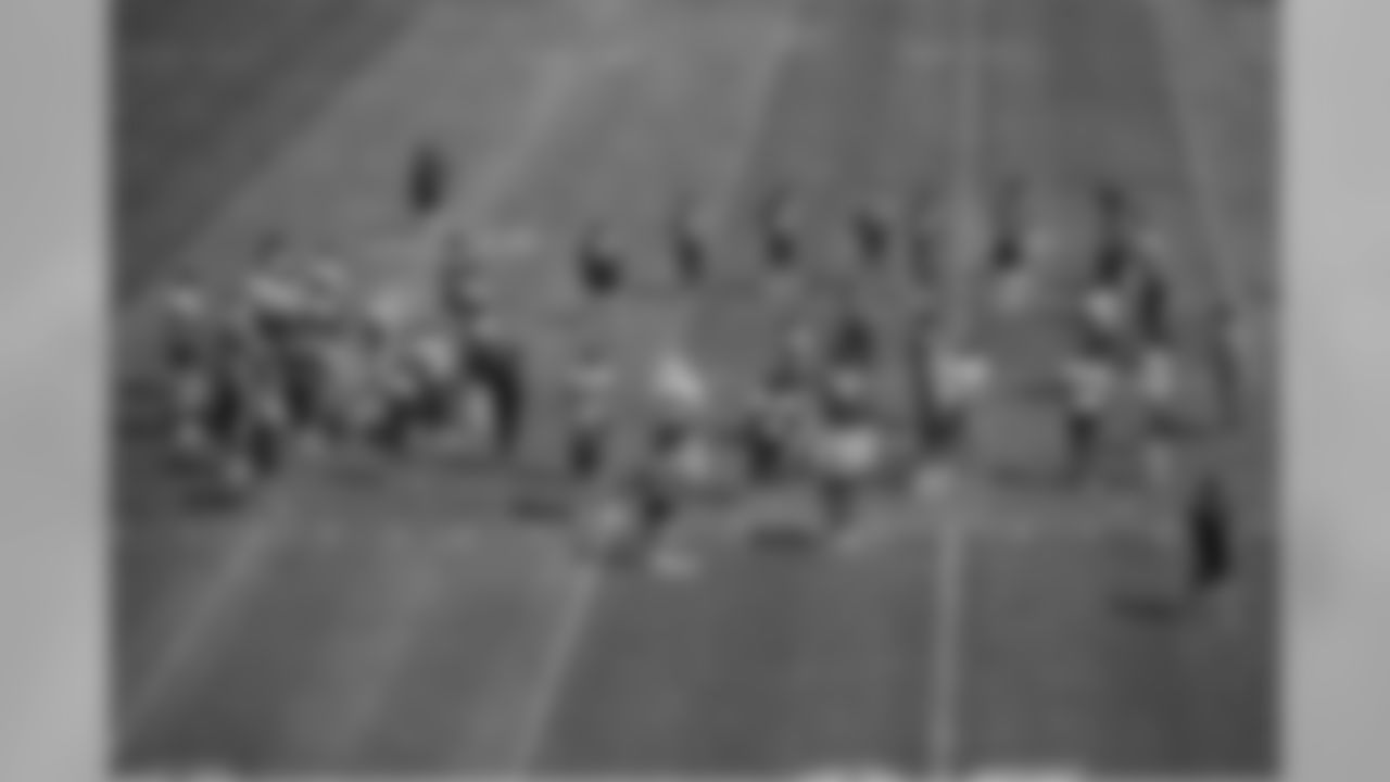 Denver Broncos strength and conditioning coach Loren Landow leads a huddle during strength and conditioning practice at UCHealth Training Center in Centennial, CO, August 03, 2020.
Photo by Gabriel Christus