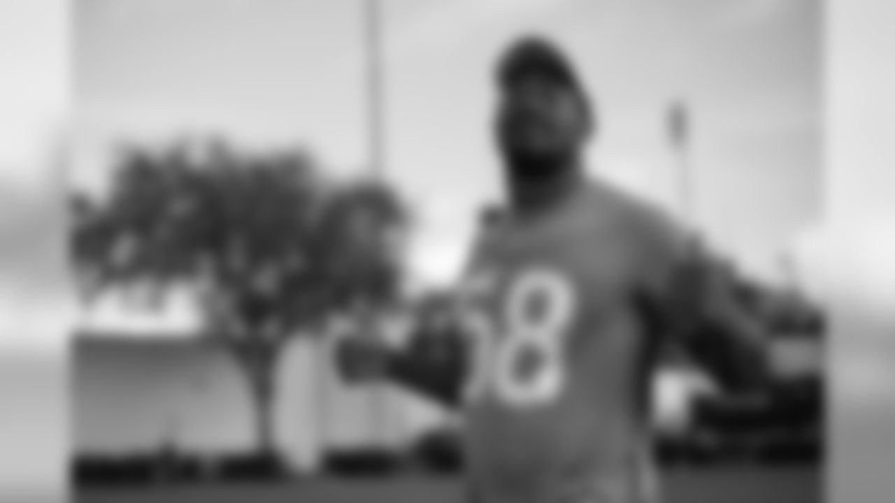 Von Miller at the Wounded Warrior Project flag football game during the Pro Bowl Community Huddle day of service as part of the Huddle for 100 initiative at the 2020 Pro Bowl on January 24, 2020 at the ESPN Wide World of Sports Complex in Orlando, Florida. (Photo by Ben Swanson)