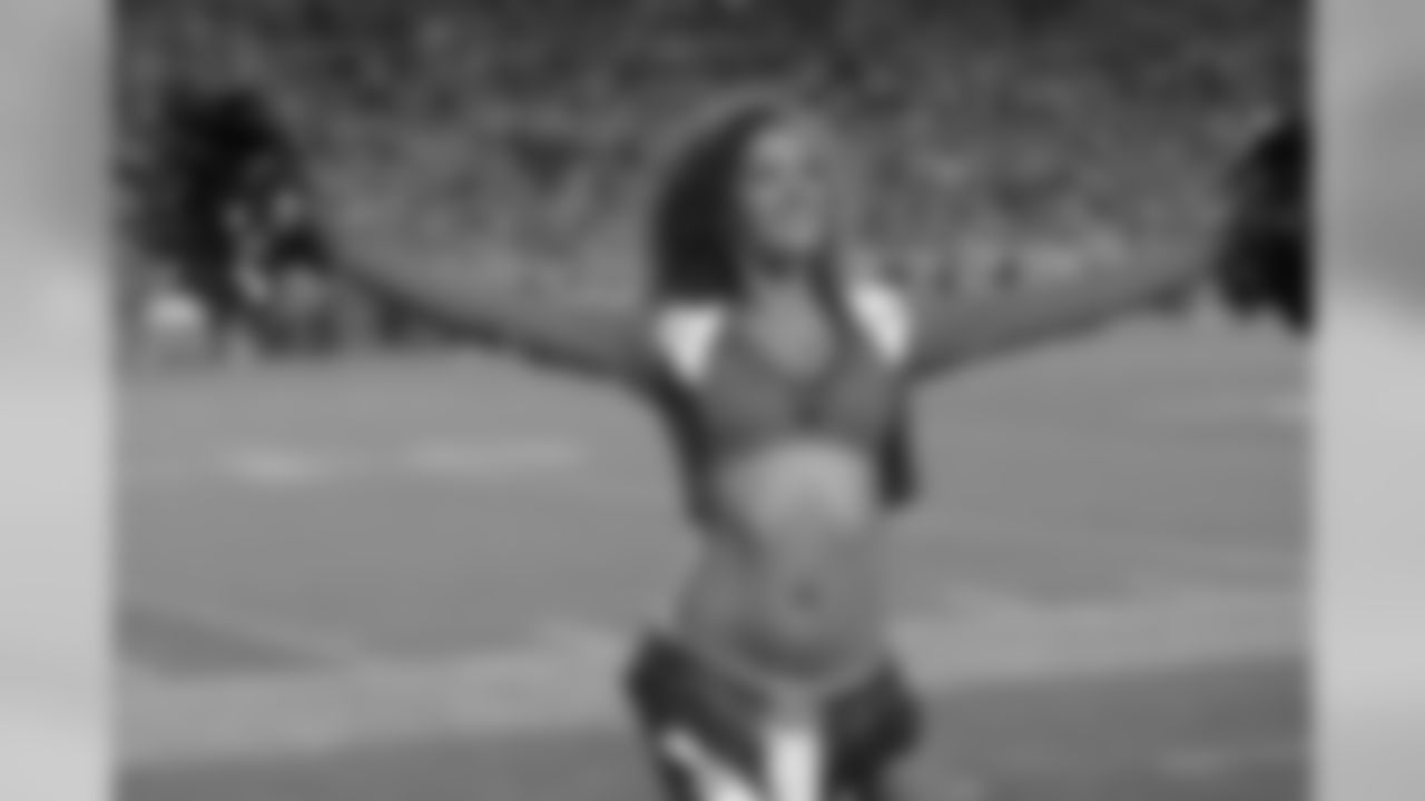 DBC, Cheerleaders, Denver Broncos, 170911, LAC, SDC Breanna