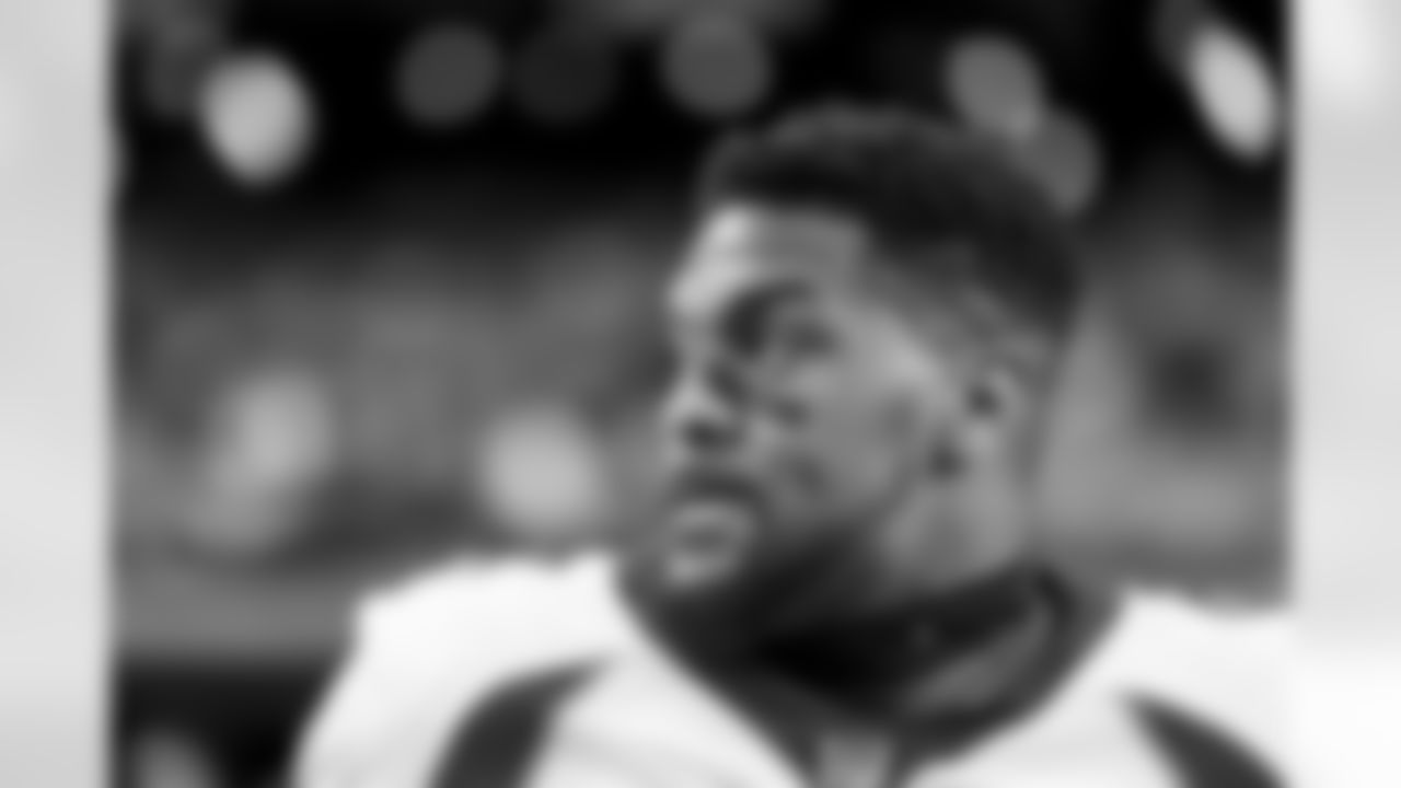 Dre'Mont Jones before the Broncos' Week 16 game against the Las Vegas Raiders at Allegiant Stadium in Las Vegas, Nevada on December 26, 2021. (Photo by Gabriel Christus)