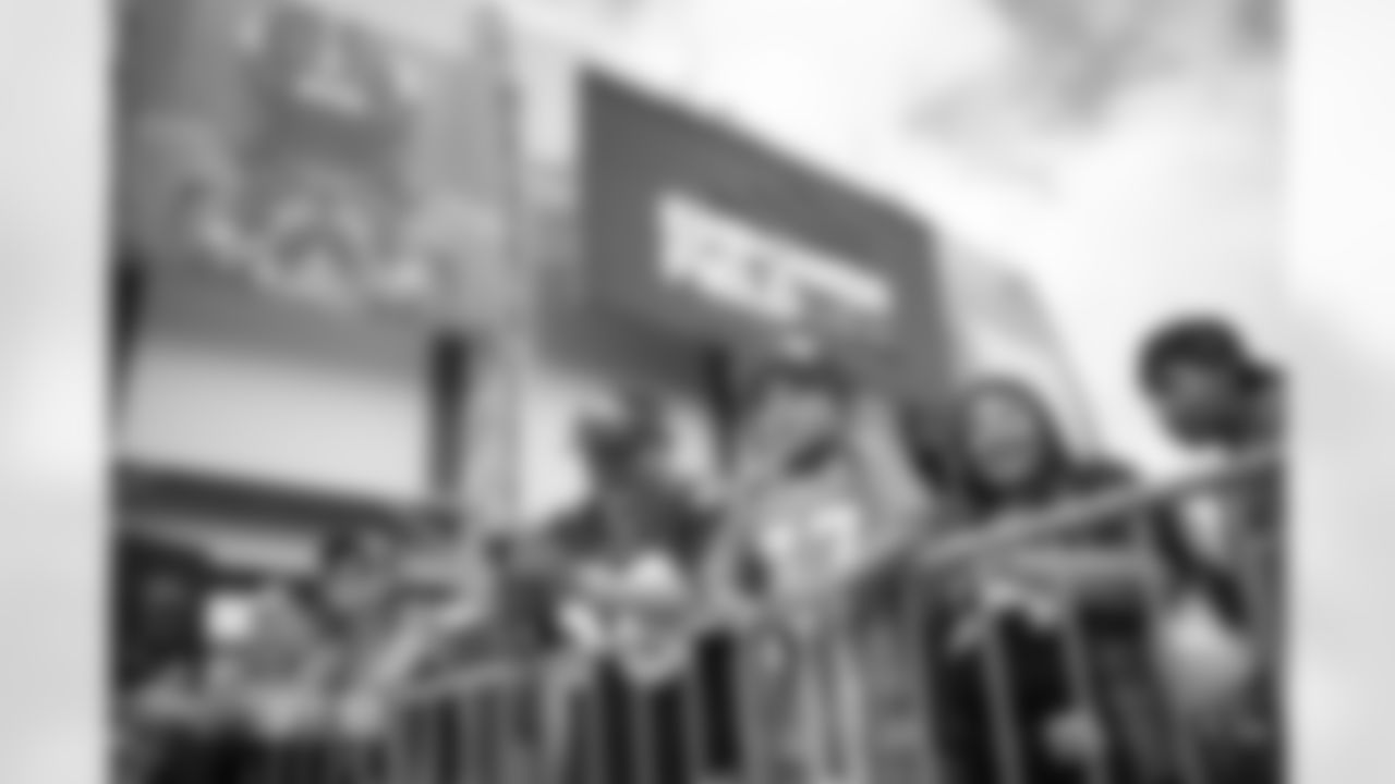 Fans during team arrivals before the Broncos' preseason Week 3 game against the Los Angeles Rams at Empower Field at Mile High in Denver, Colorado on August 26, 2023. Photo by Ben Swanson / Denver Broncos