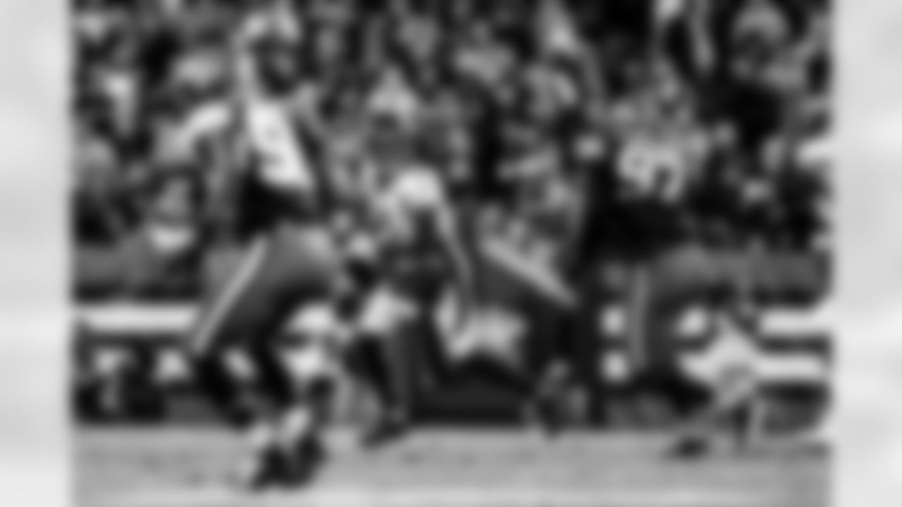 Teddy Bridgewater during the Broncos' Week 7 game against the Cleveland Browns at FirstEnergy Stadium in Cleveland, Ohio on October 21, 2021. (Photo by Gabriel Christus)