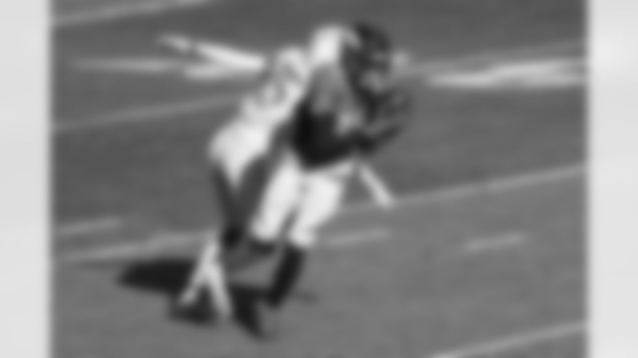 Denver Broncos safety Justin Simmons (31) intercepts the ball during the NFL game against the Los Angeles Chargers at Empower Field at Mile High in Denver, Colorado, November 01, 2020.
Photo by Gabriel Christus