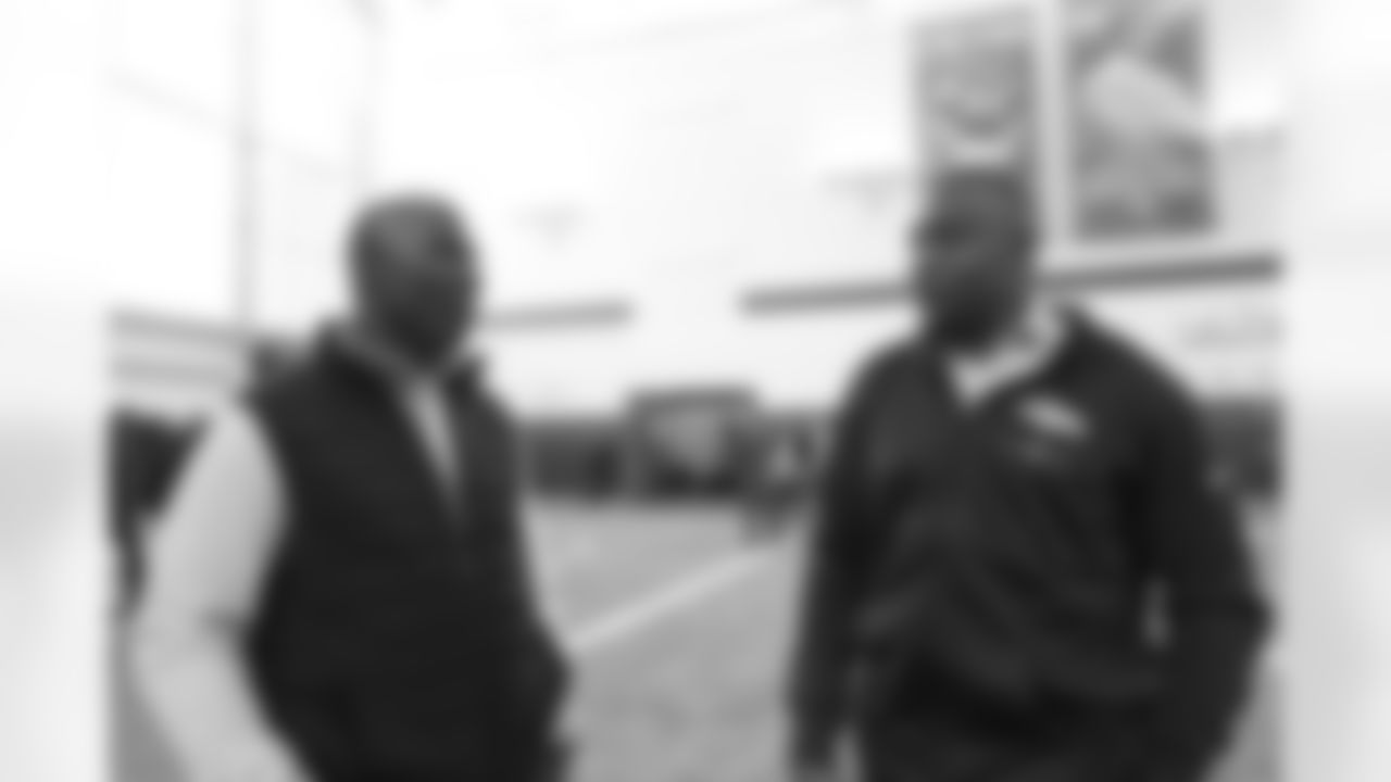 Ring of Fame former running back Terrell Davis and Ring of Fame former wide receiver Rod Smith after a walkthrough practice in Pat Bowlen Fieldhouse as part of Ring of Fame weekend on November 18, 2017. (Ben Swanson)