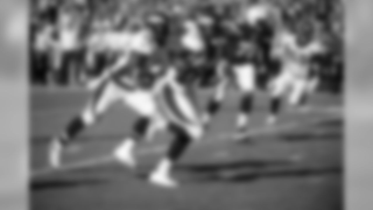 ILB Danny Trevathan took an interception 25 yards to the house to put the Broncos up 14 points at the end of the first quarter.