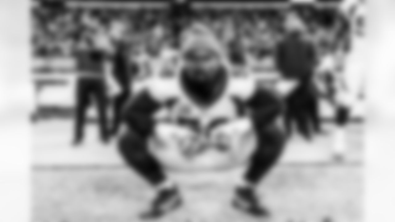 Von Miller during the Broncos' Week 7 game against the Cleveland Browns at FirstEnergy Stadium in Cleveland, Ohio on October 21, 2021. (Photo by Gabriel Christus)
