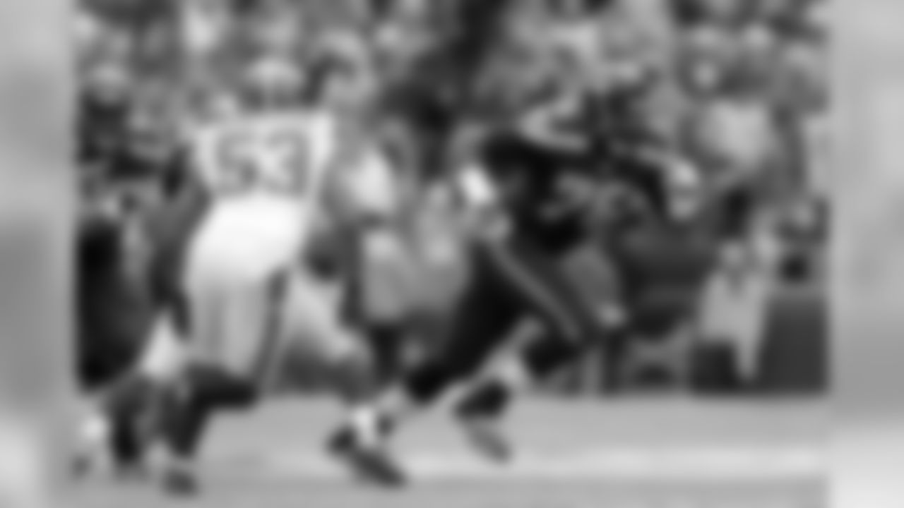 2015 stats: 13 starts in 13 games
Career stats: 6 NFL seasons, 72 starts, 72 games, Pro Bowl (2012)