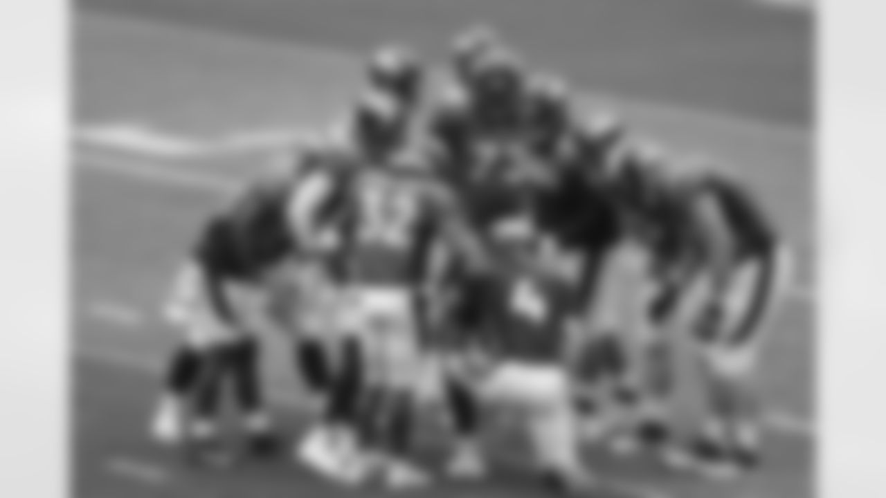 Brett Rypien leads the huddle during training camp at Empower Field at Mile High in Denver, CO, August 29, 2020.
Photo by Gabriel Christus